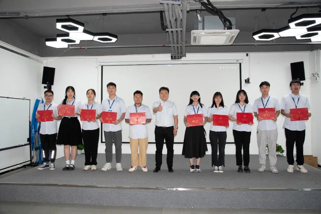 04-優(yōu)秀個(gè)人-1.jpg